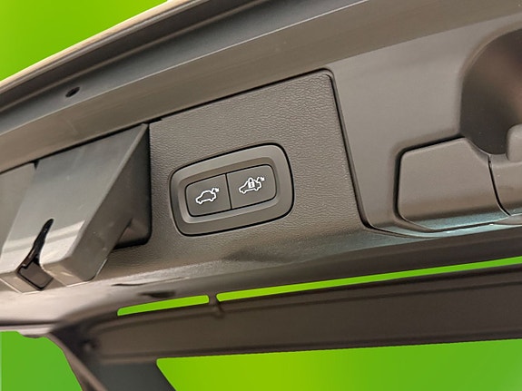 Volvo XC60 17 of 22