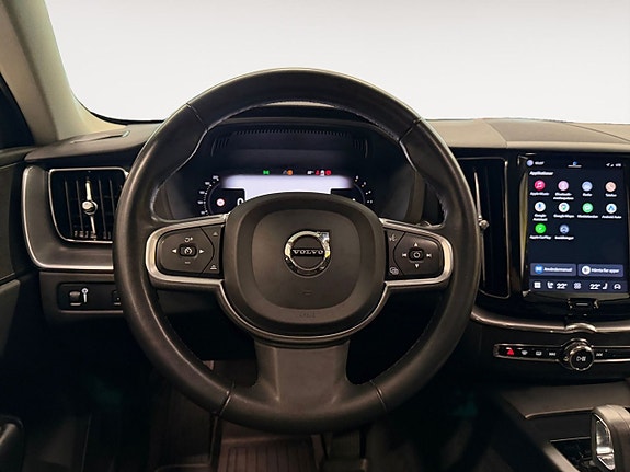 Volvo XC60 13 of 22