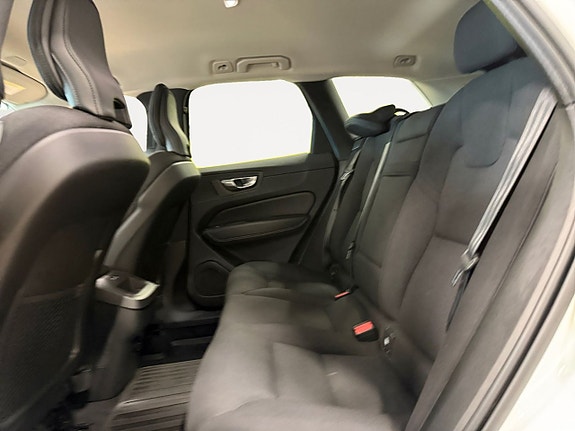 Volvo XC60 14 of 22