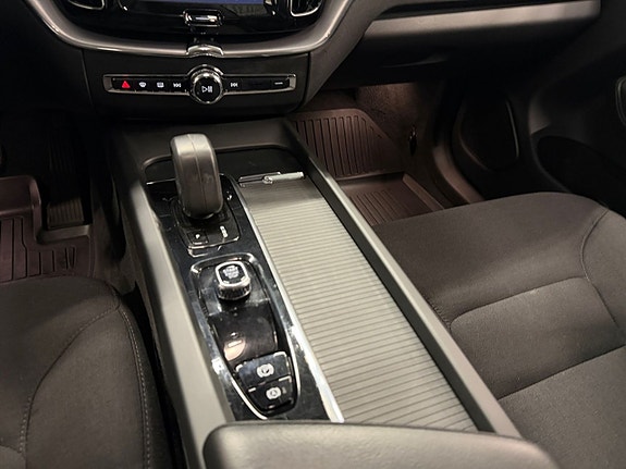 Volvo XC60 11 of 22