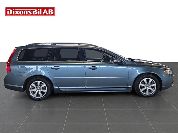 Volvo V70 2 of 15