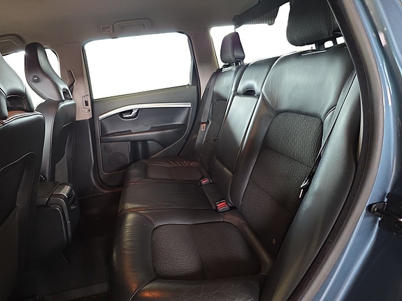 Volvo V70 10 of 15