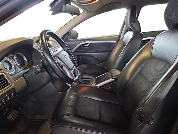 Volvo V70 9 of 15