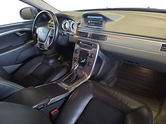 Volvo V70 8 of 15