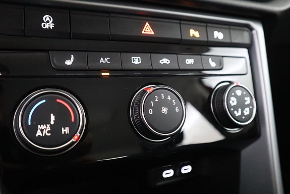 Volkswagen T-Roc 19 of 20