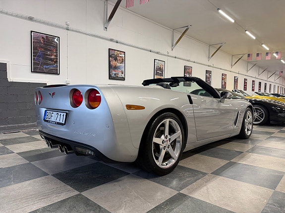 Chevrolet Corvette 12 of 30