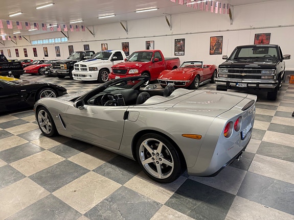 Chevrolet Corvette 9 of 30