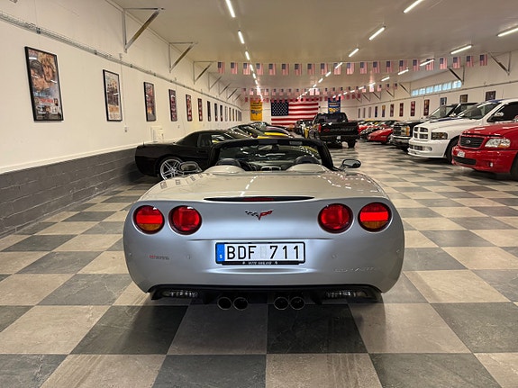 Chevrolet Corvette 11 of 30
