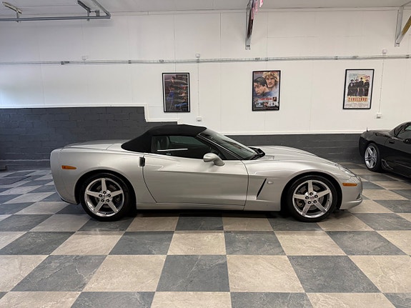 Chevrolet Corvette 23 of 30