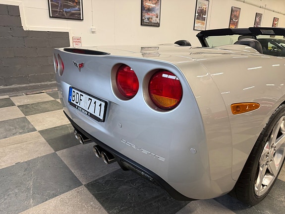 Chevrolet Corvette 21 of 30