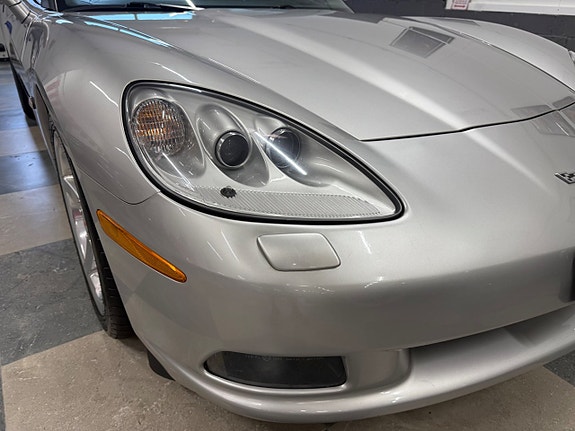 Chevrolet Corvette 18 of 30
