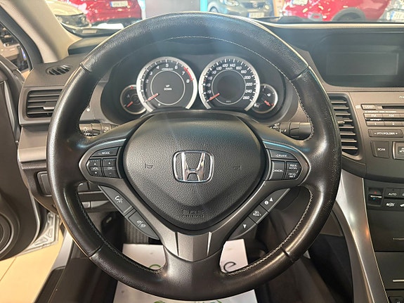 Honda Accord 11 of 17