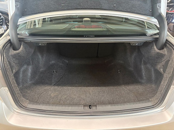 Honda Accord 10 of 17