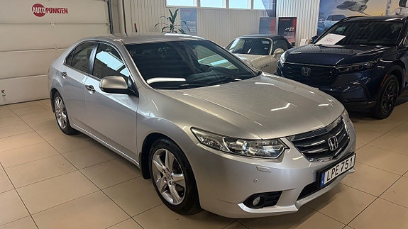 Honda Accord 2 of 17