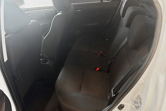 Suzuki Swift 7 of 10