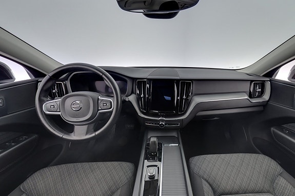 Volvo XC60 13 of 28