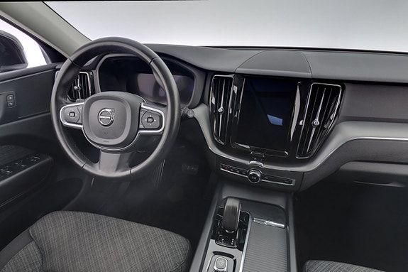 Volvo XC60 15 of 28