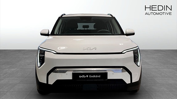 Kia EV3 2 of 16