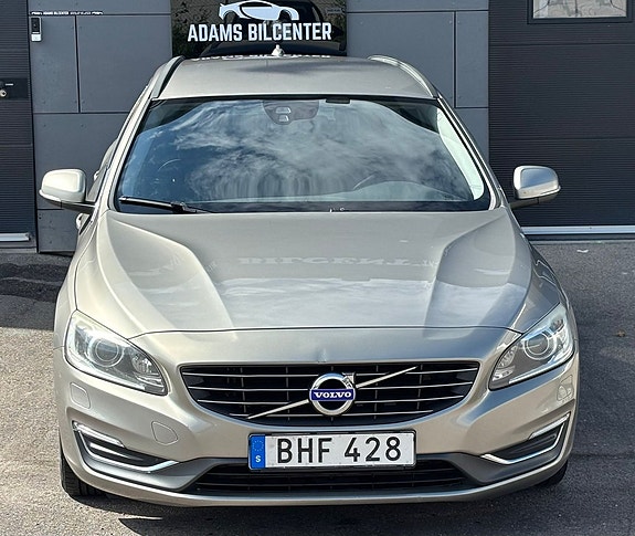 Volvo V60 4 of 18