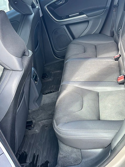 Volvo V60 17 of 18