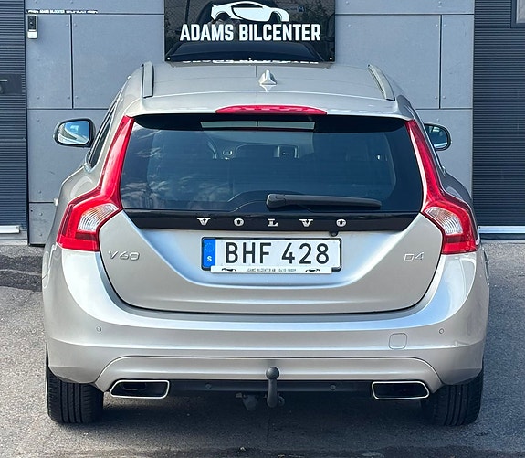 Volvo V60 8 of 18
