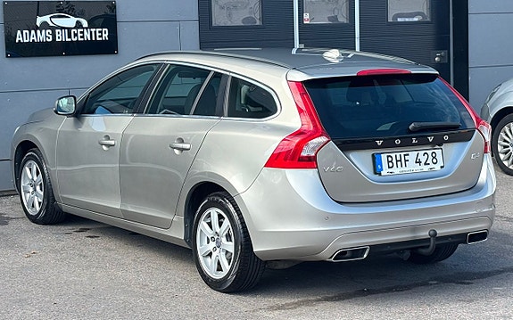 Volvo V60 9 of 18