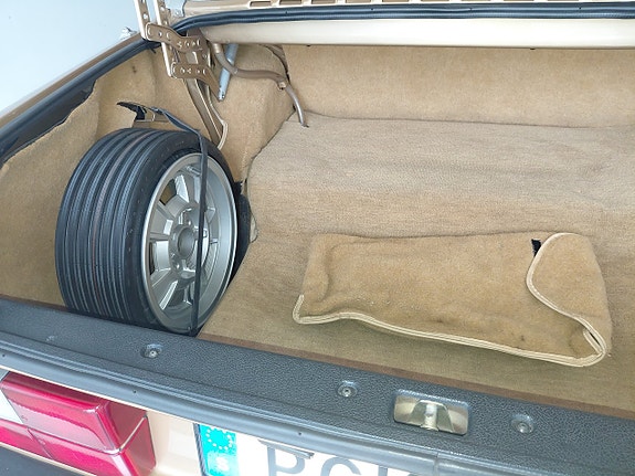 Volvo 262 15 of 20