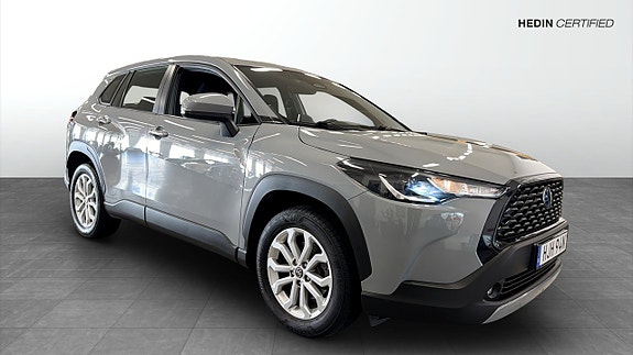 Toyota Corolla Cross 3 of 21