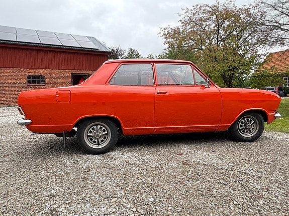 Opel Kadett 10 of 13