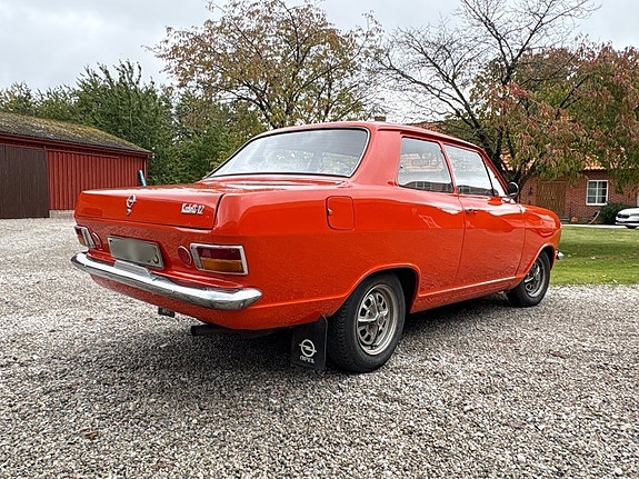 Opel Kadett 8 of 13