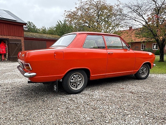 Opel Kadett 9 of 13