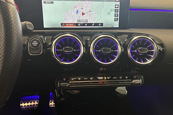 Mercedes-Benz A250 e 16 of 23