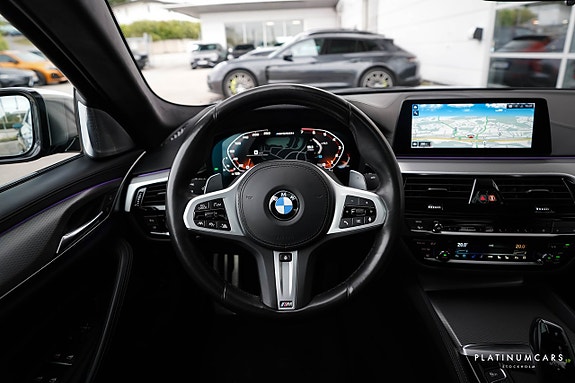 BMW M550i 9 of 26