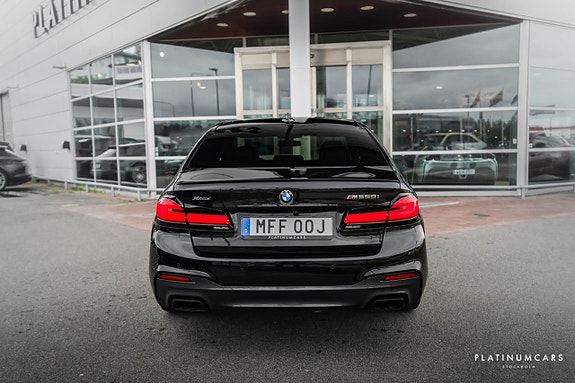 BMW M550i 4 of 26