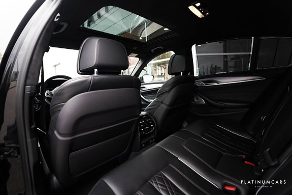 BMW M550i 7 of 26