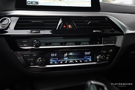 BMW M550i 13 of 26