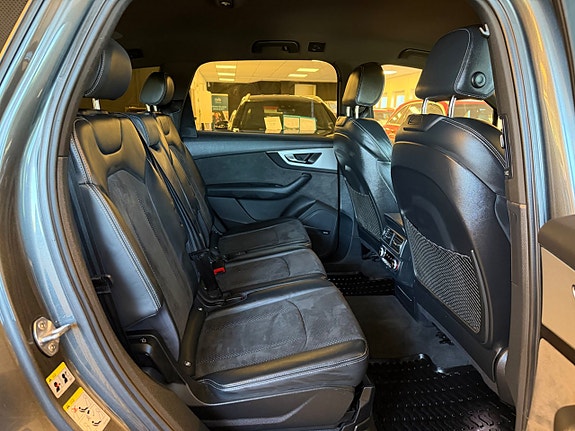 Audi Q7 24 of 30