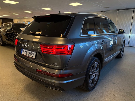Audi Q7 10 of 30