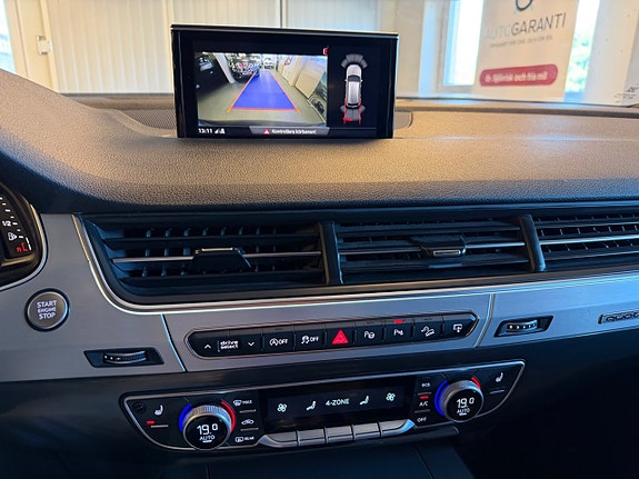 Audi Q7 30 of 30