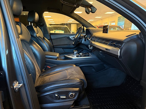 Audi Q7 26 of 30