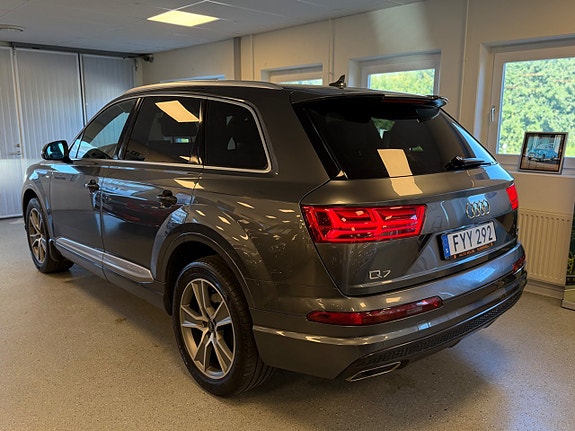 Audi Q7 8 of 30