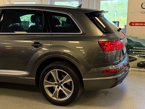 Audi Q7 11 of 30