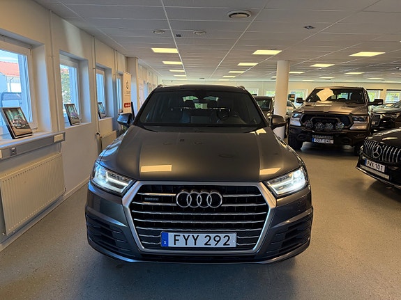 Audi Q7 4 of 30