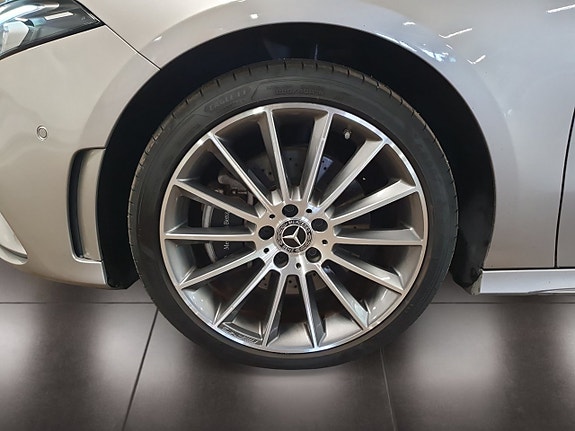 Mercedes-Benz A250 e 9 of 22