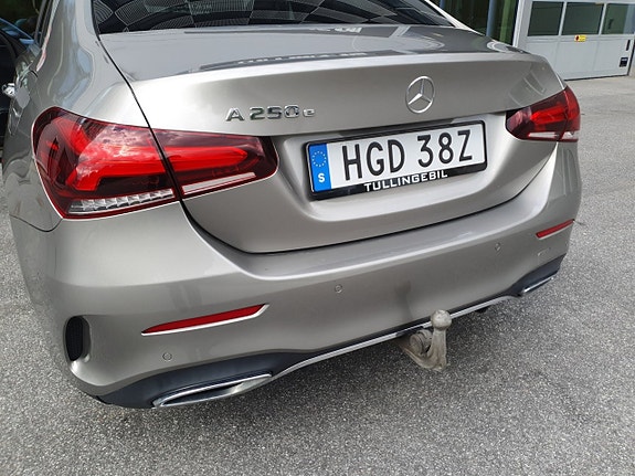 Mercedes-Benz A250 e 10 of 22