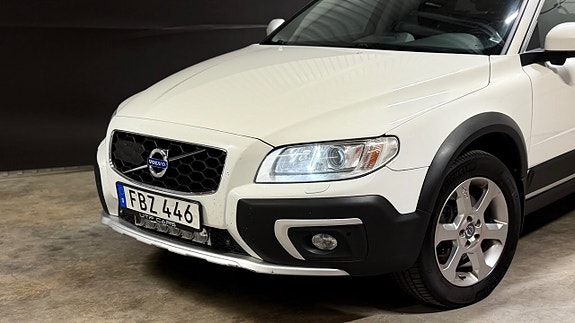 Volvo XC70 2 of 28