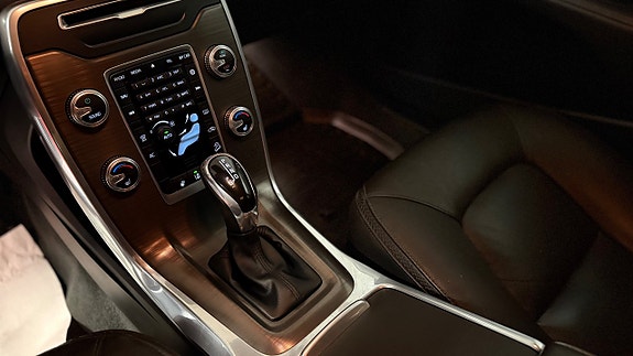 Volvo XC70 14 of 28