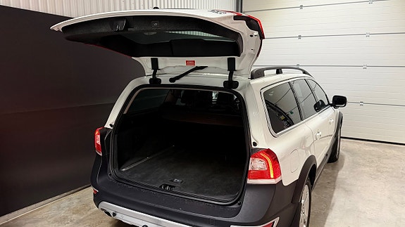 Volvo XC70 10 of 28