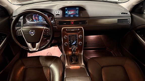Volvo XC70 22 of 28
