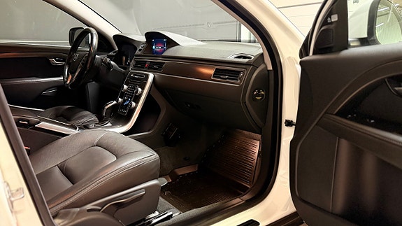 Volvo XC70 24 of 28